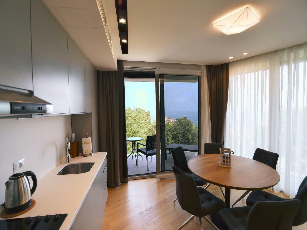 Apartments In Villa Ziza, Rooftop Swimming Pool Opatija Extérieur photo