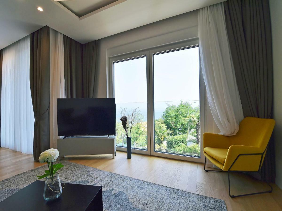 Apartments In Villa Ziza, Rooftop Swimming Pool Opatija Extérieur photo