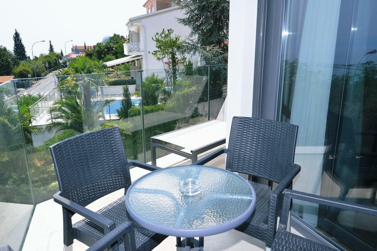 Apartments In Villa Ziza, Rooftop Swimming Pool Opatija Extérieur photo