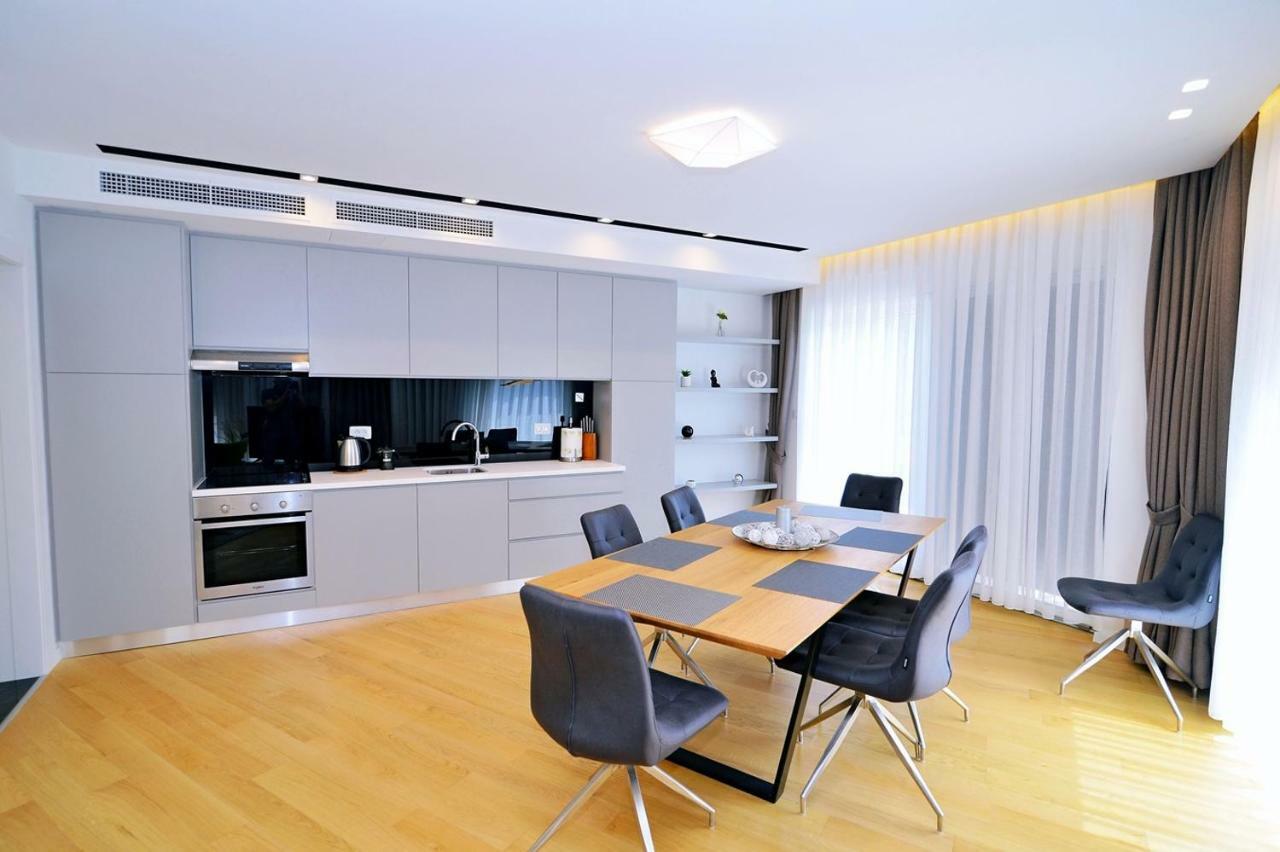 Apartments In Villa Ziza, Rooftop Swimming Pool Opatija Extérieur photo