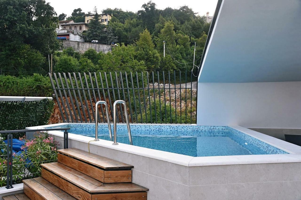 Apartments In Villa Ziza, Rooftop Swimming Pool Opatija Chambre photo