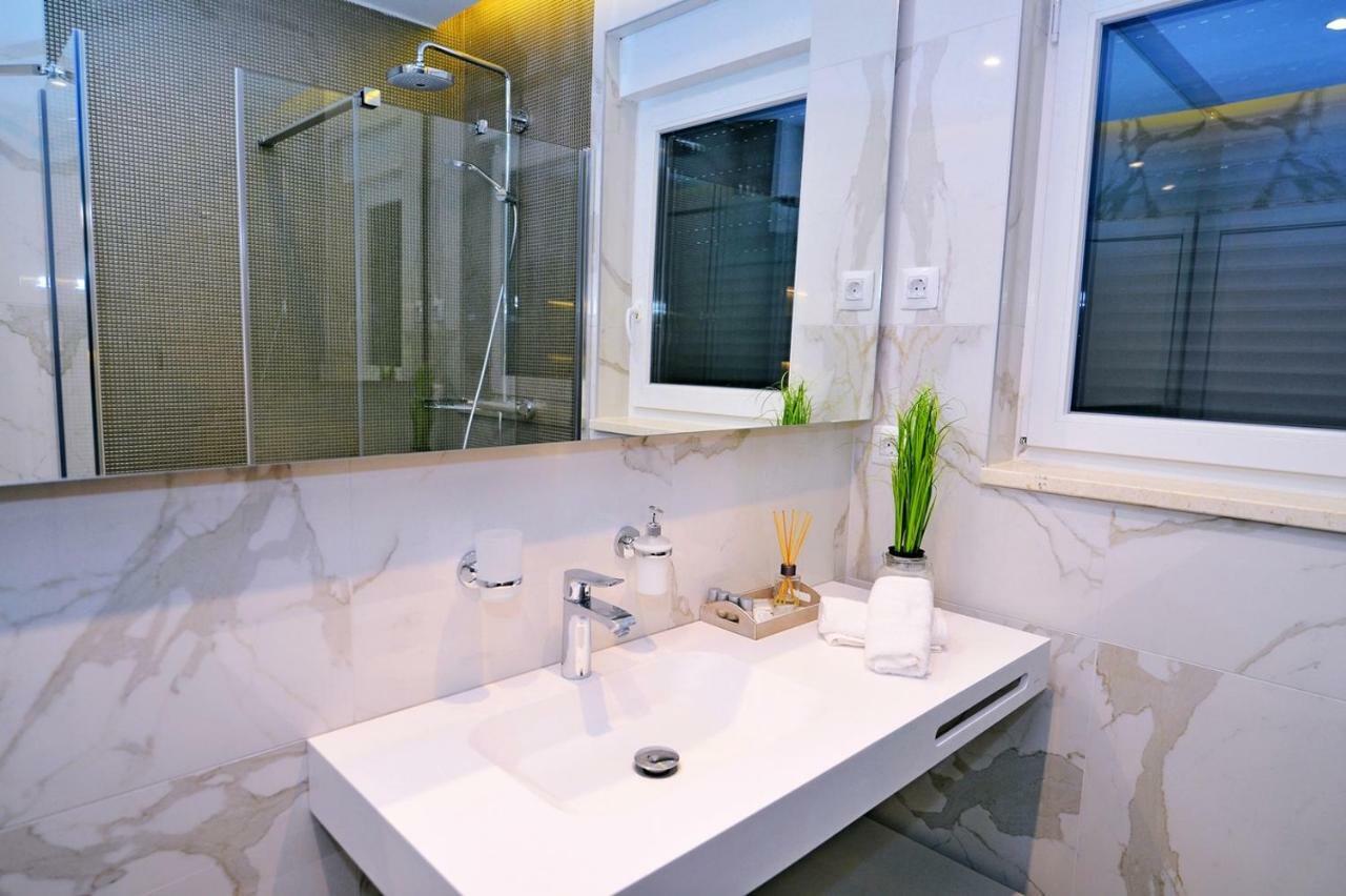 Apartments In Villa Ziza, Rooftop Swimming Pool Opatija Extérieur photo